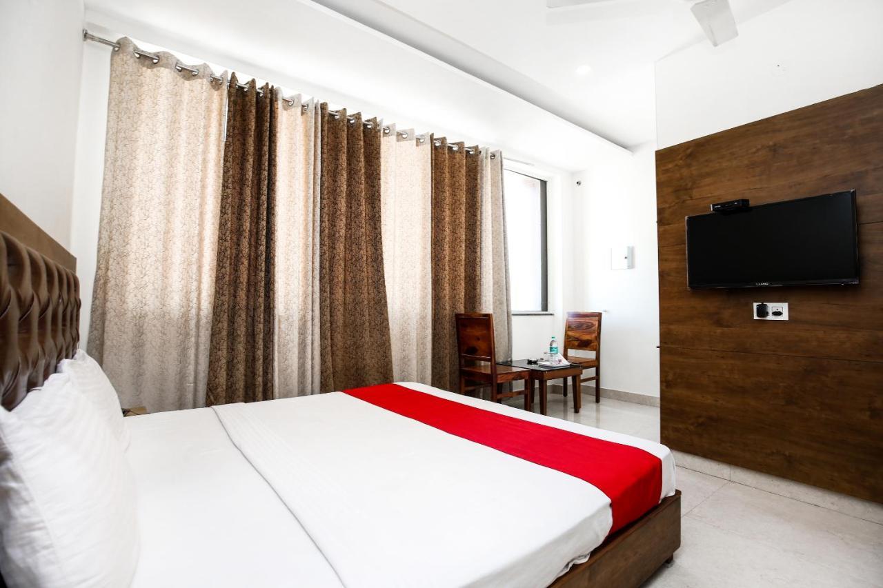 Hotel Woodlark Zirakpur Chandigarh - Brand New Hotel Exterior photo